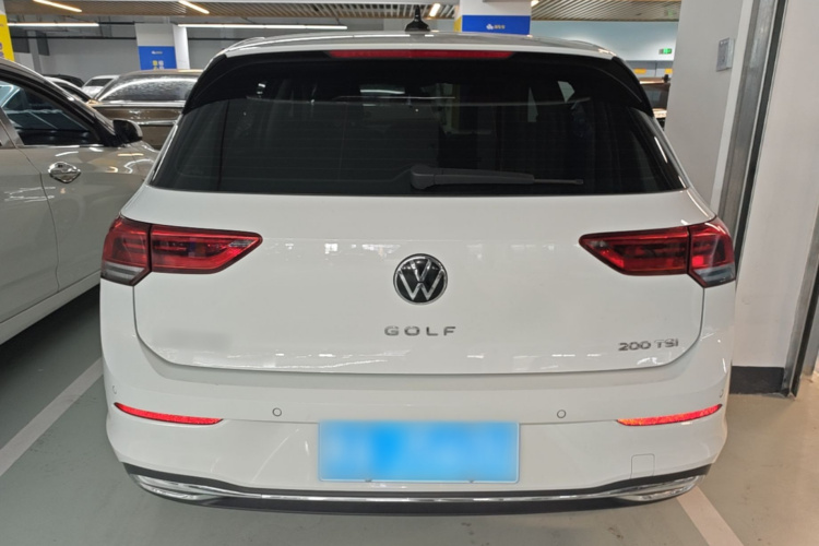Volkswagen Golf 2023 car image #6