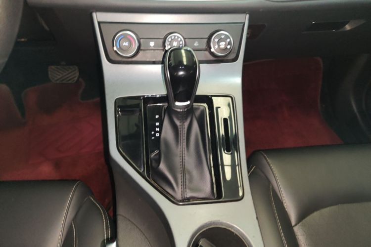 GEELY Emgrand 2021 car image #14