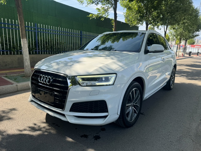 Audi Q3 2019 car image #3