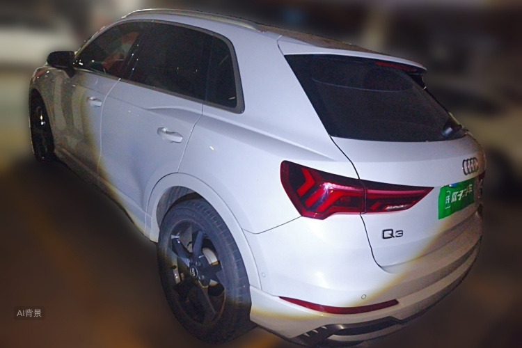 Audi Q3 2021 car image #5