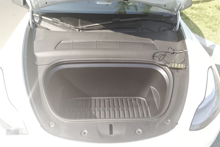 Tesla Model Y 2024 car image #22