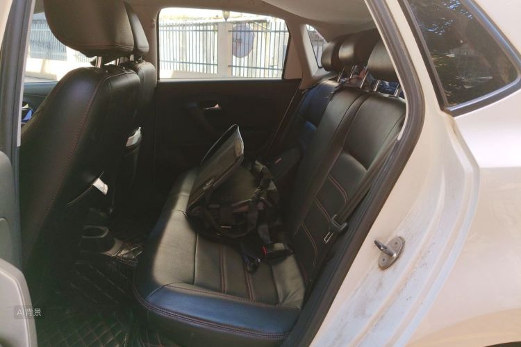 Volkswagen Polo 2018 car image #19