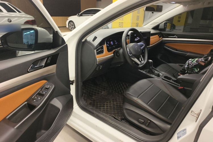 Volkswagen Bora 2023 car image #18