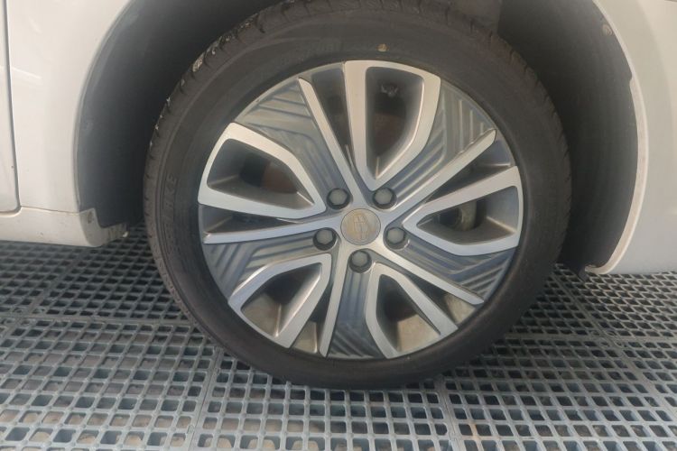 GEELY Emgrand New Energy 2015 car image #9