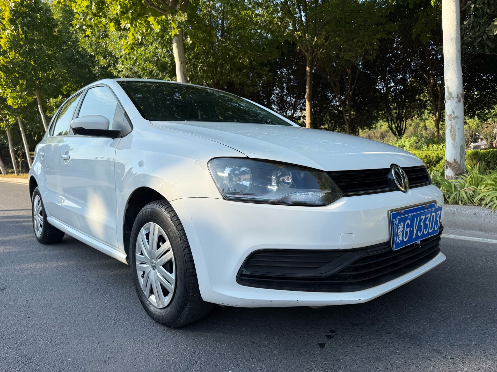 Volkswagen Polo 2017 car image #2