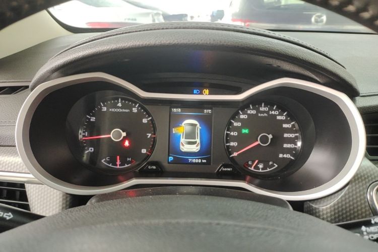 GEELY Emgrand GS 2018 car image #12