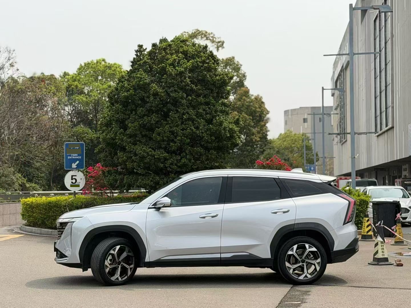 GEELY Boyue L 2023 car image #3