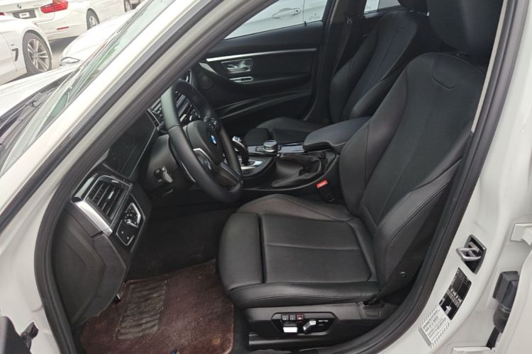 BMW 3 Series 2019 #19 BMW 3 Series 2019 car image #19