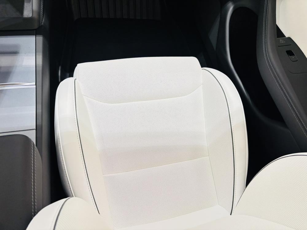 Tesla Model 3 2025 car image #8