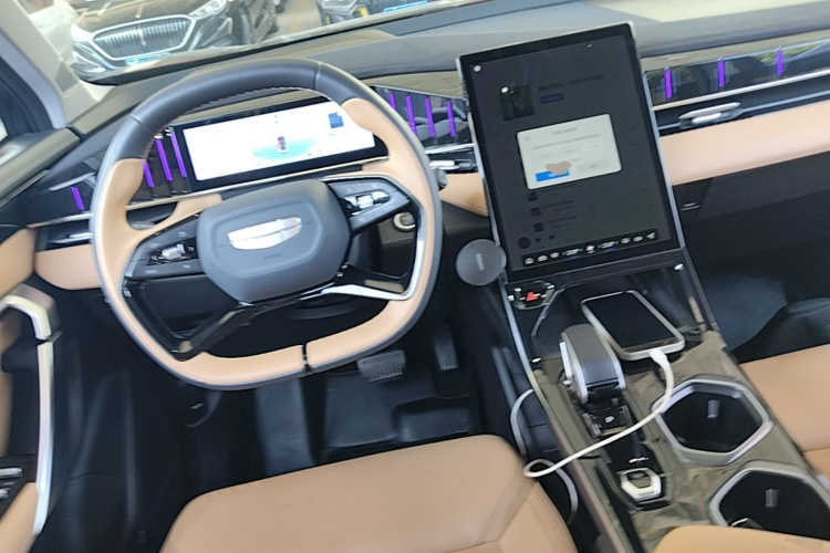 GEELY Boyue L 2023 car image #10