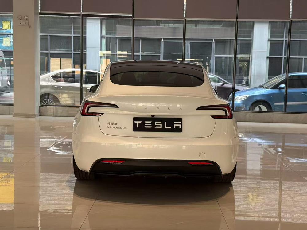 Tesla Model 3 2024 car image #5