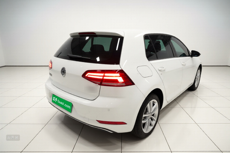 Volkswagen Golf 2018 car image #7
