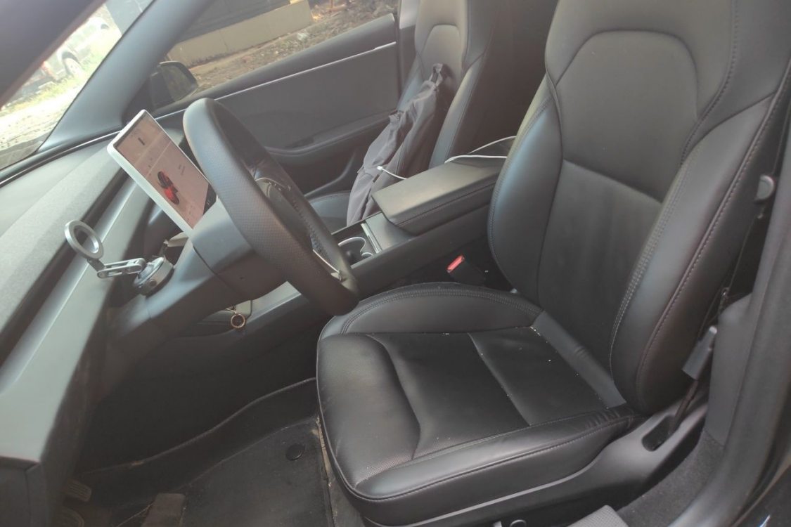 Tesla Model 3 2023 car image #18