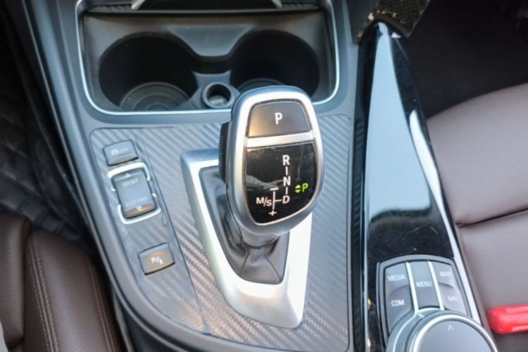 BMW 3 Series 2017 #18 BMW 3 Series 2017 car image #18