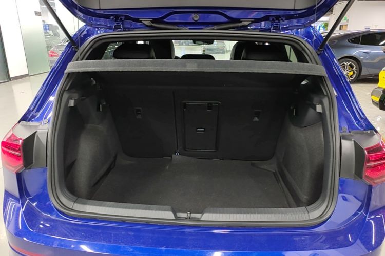 Volkswagen Golf 2022 car image #19