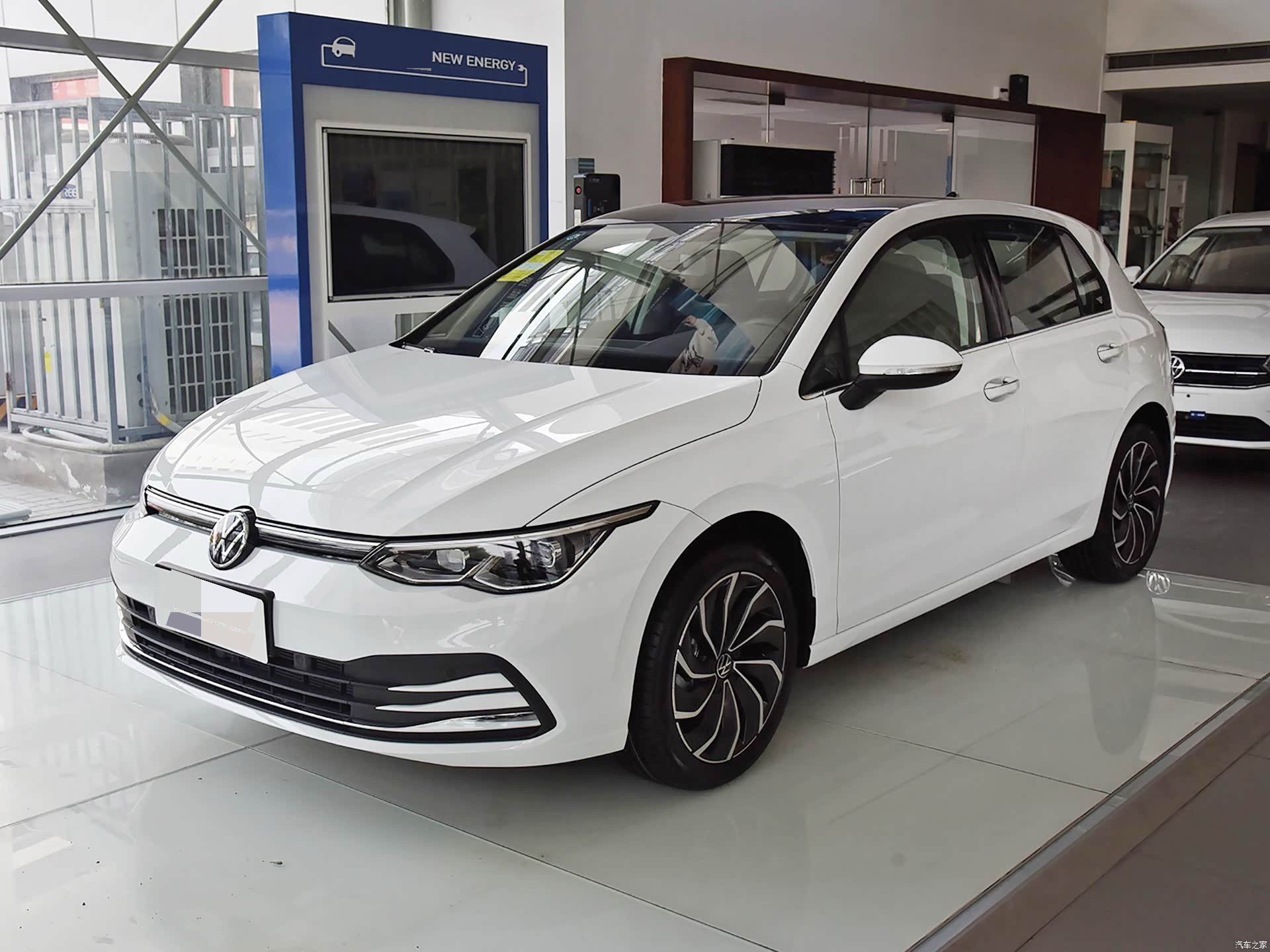 Volkswagen Golf 2021 car image 
