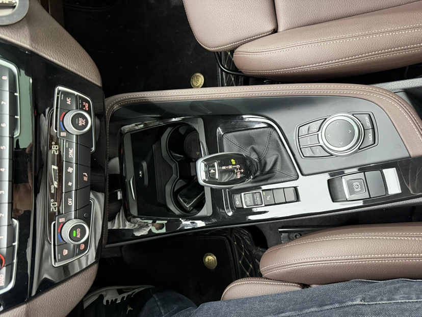 BMW X1 2023 #8 BMW X1 2023 صورة سيارة #8