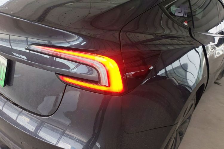 Tesla Model 3 2024 #8 Tesla Model 3 2024 صورة سيارة #8