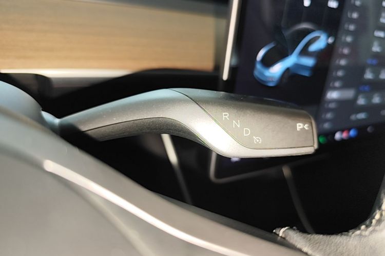 Tesla Model 3 2020 car image #14