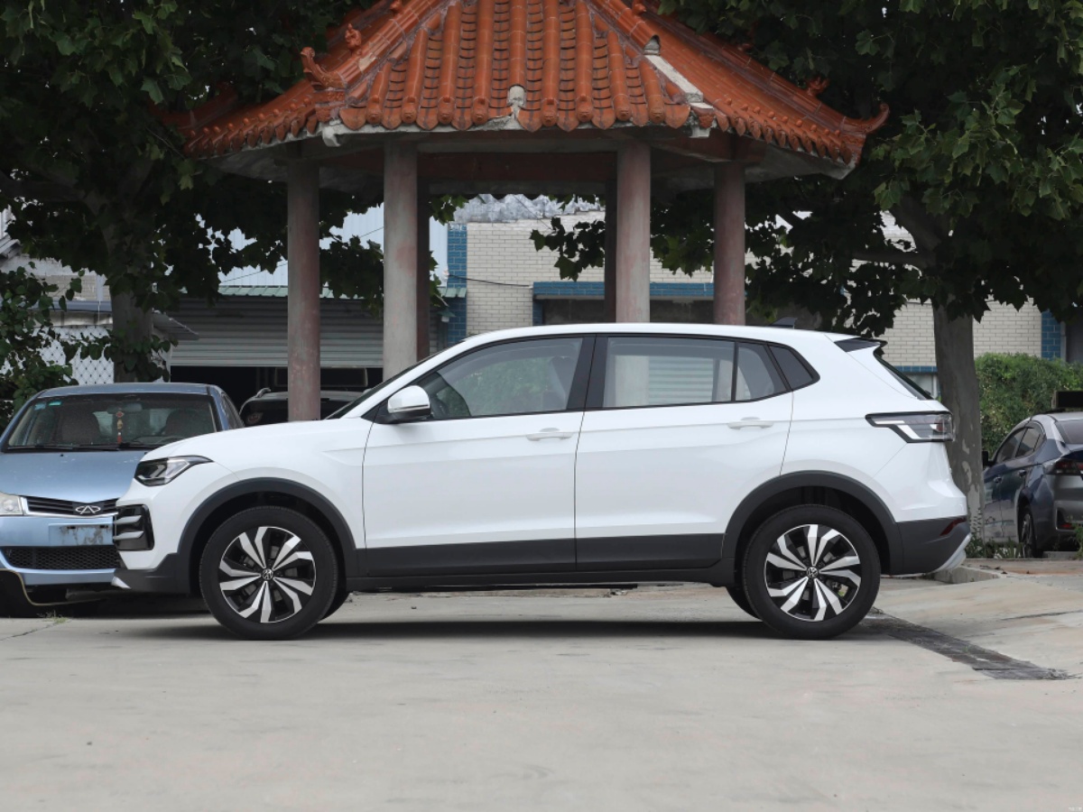 Volkswagen Tharu 2026 car image #4
