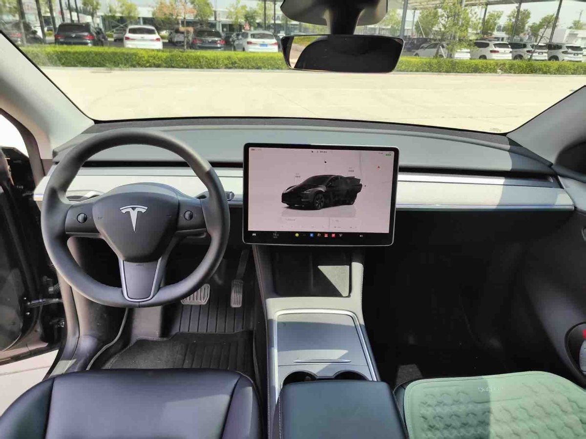Tesla Model Y 2024 car image #4