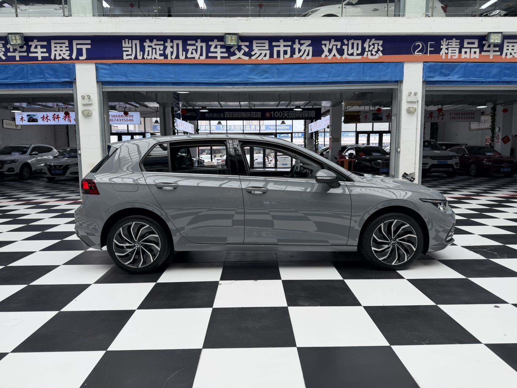 Volkswagen Golf 2022 car image #4
