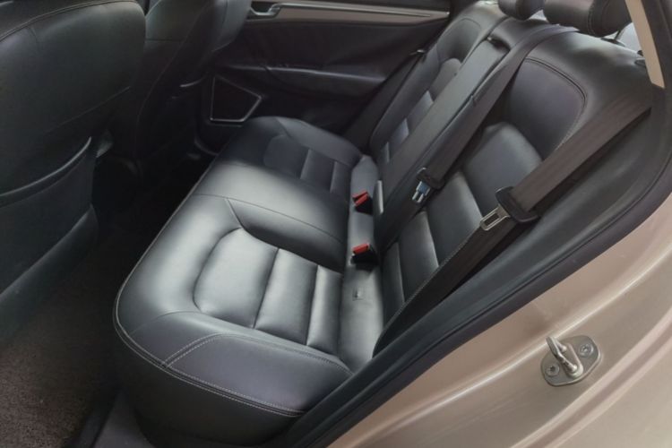 GEELY Emgrand GL 2017 immagine di auto #17