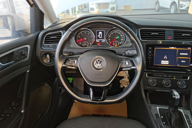 Volkswagen Golf 2020 #11 Volkswagen Golf 2020 car image #11