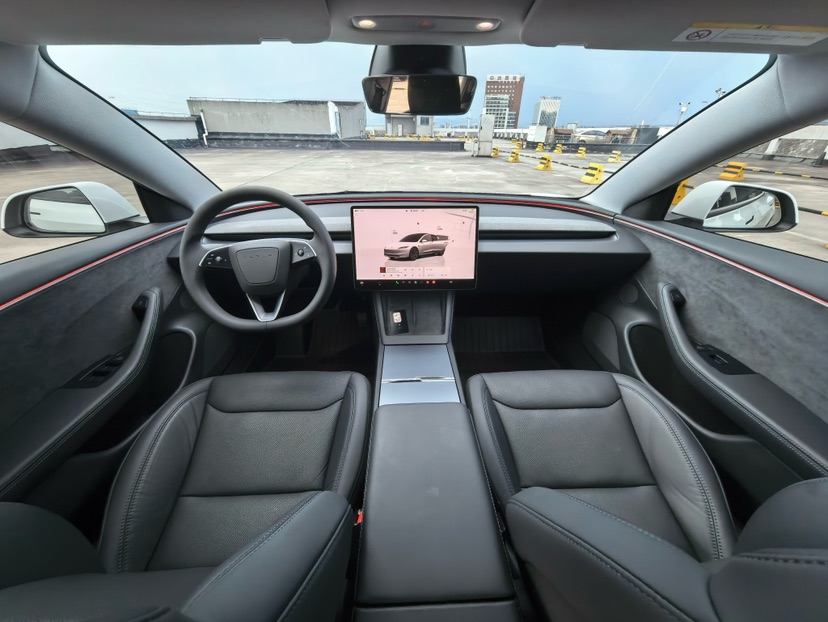 Tesla Model 3 2025 car image #6