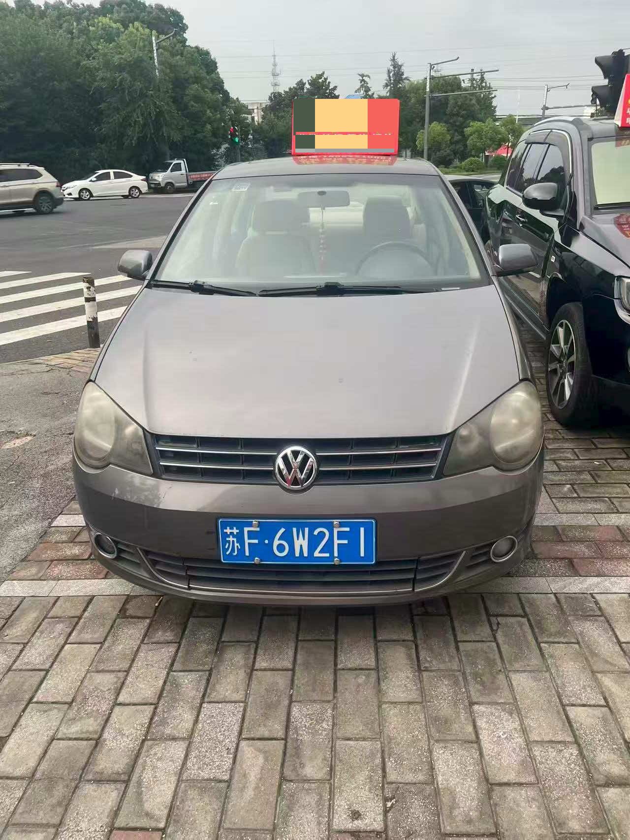 Volkswagen Polo 2012 car image #2