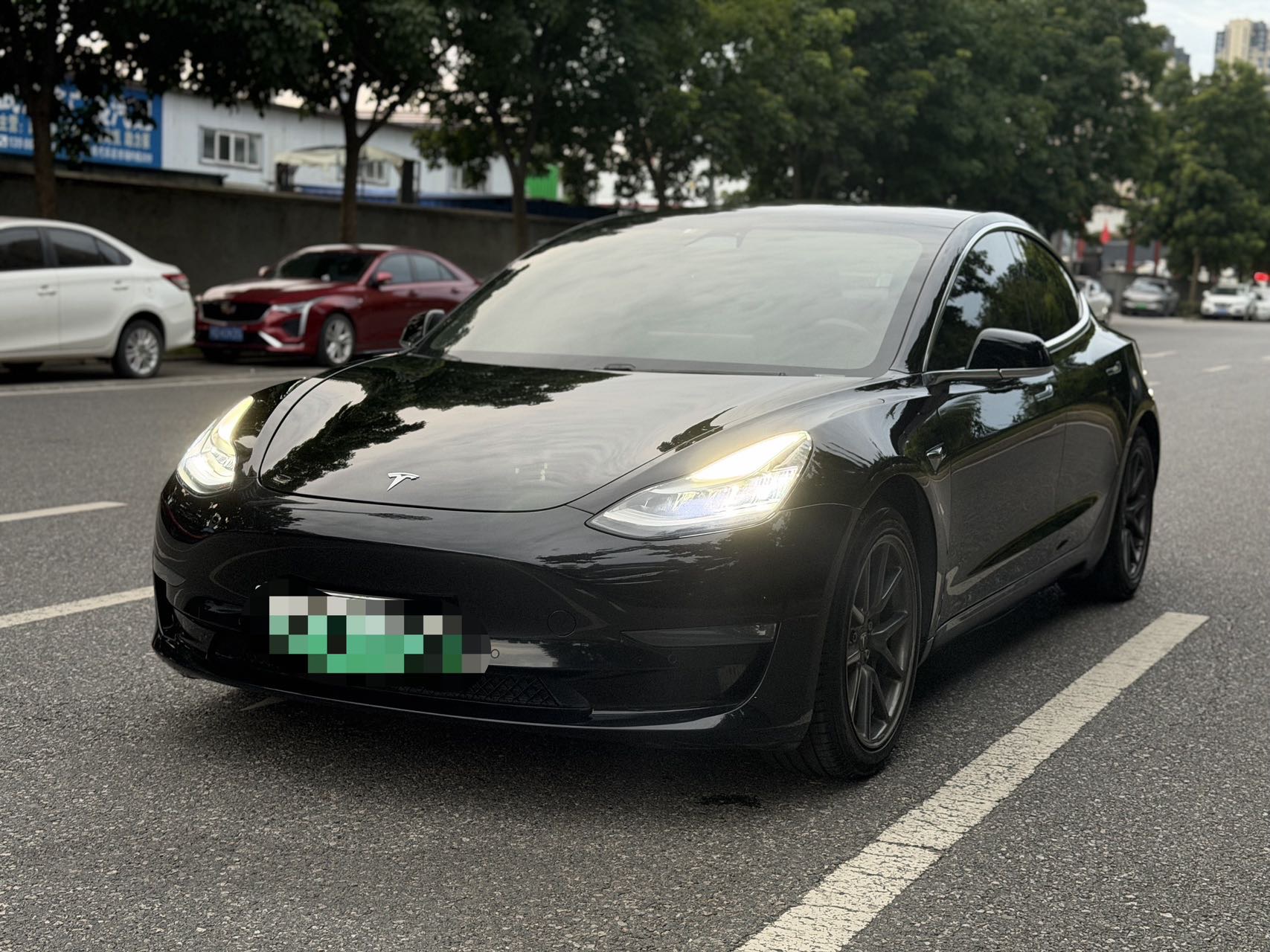 Tesla Model 3 2020 car image 