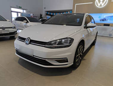 Volkswagen Golf 2018 car image 