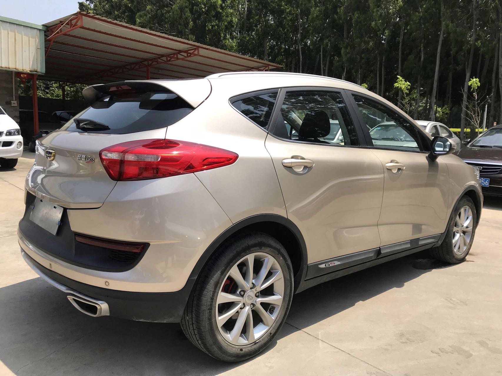GEELY Emgrand GS 2017 car image #9
