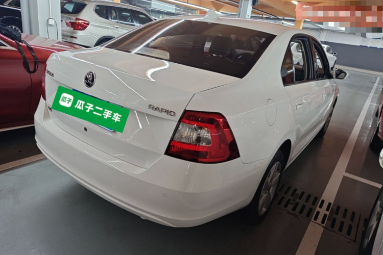 Skoda Rapid 2017 #7 Skoda Rapid 2017 car image #7