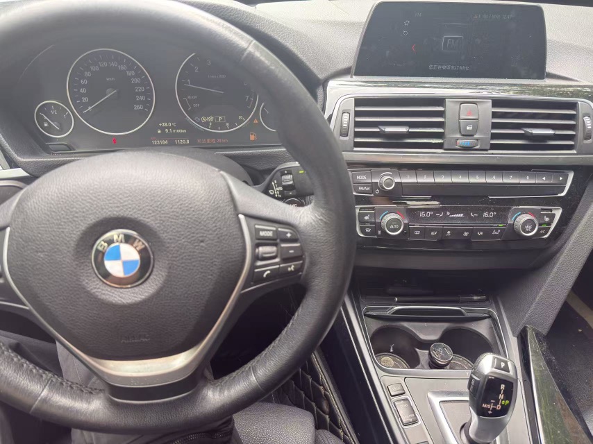 BMW 3 Series GT 2019 car image #3