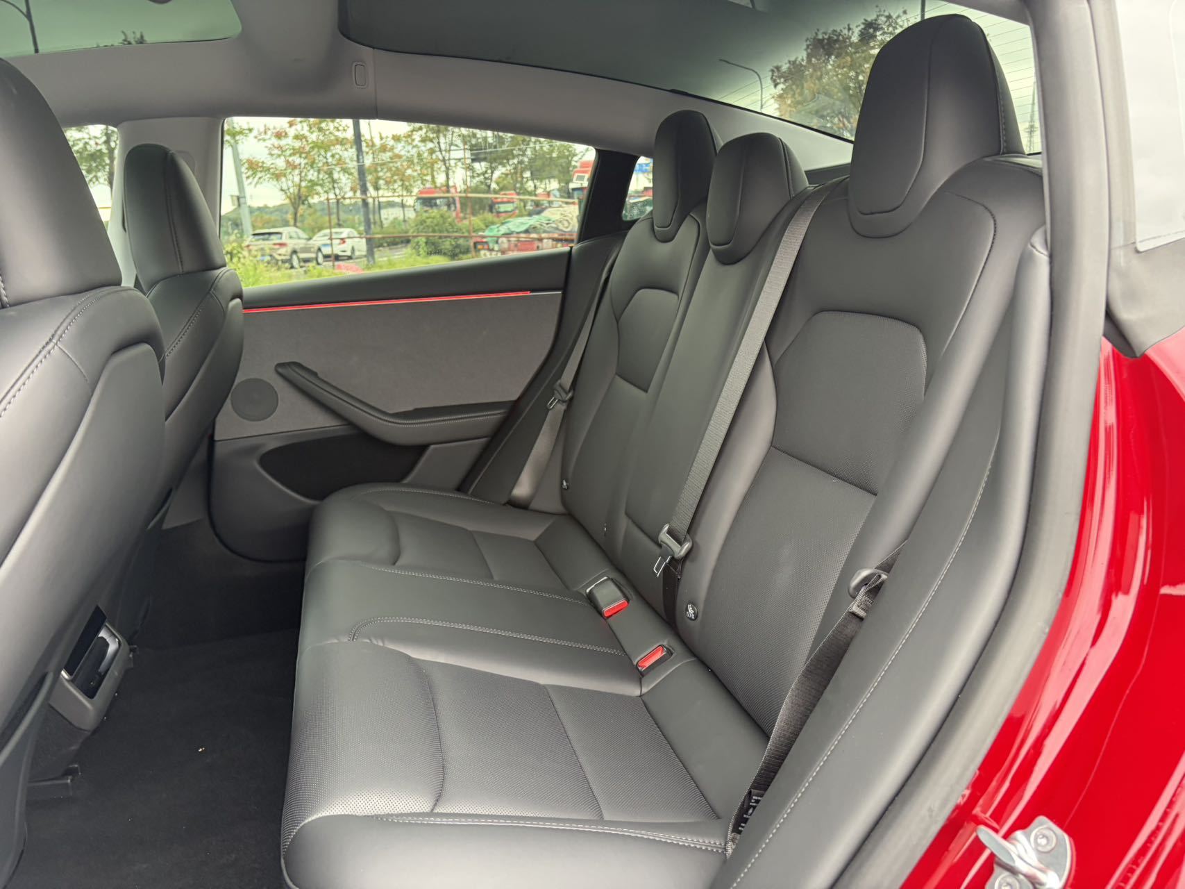 Tesla Model 3 2025 imagen de coche #8