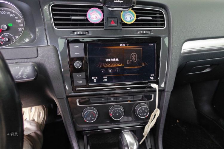 Volkswagen Golf 2019 car image #15
