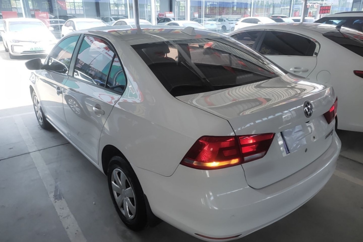 Volkswagen Santana 2016 car image #5