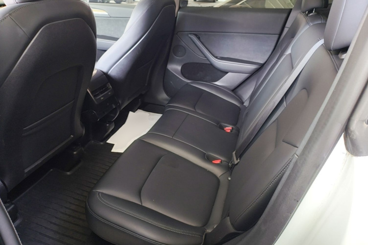 Tesla Model Y 2023 #17 Tesla Model Y 2023 car image #17