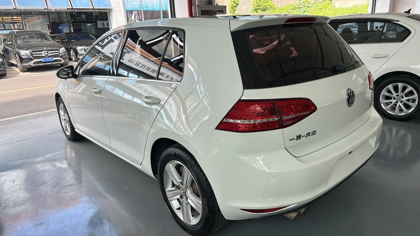 Volkswagen Golf 2015 car image #4