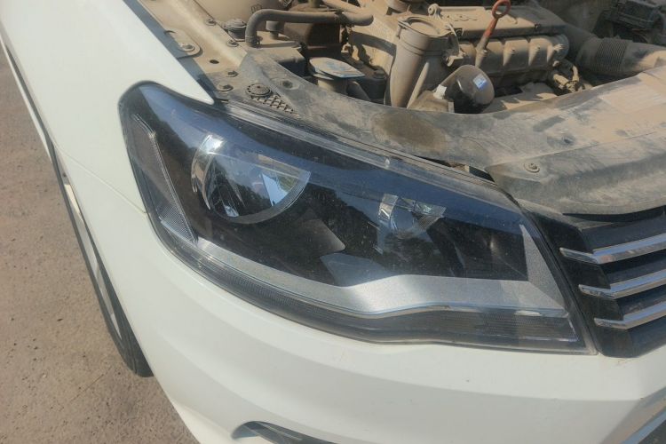 Volkswagen Bora 2016 car image #8