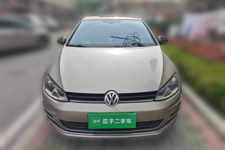 Volkswagen Golf 2017 car image #3