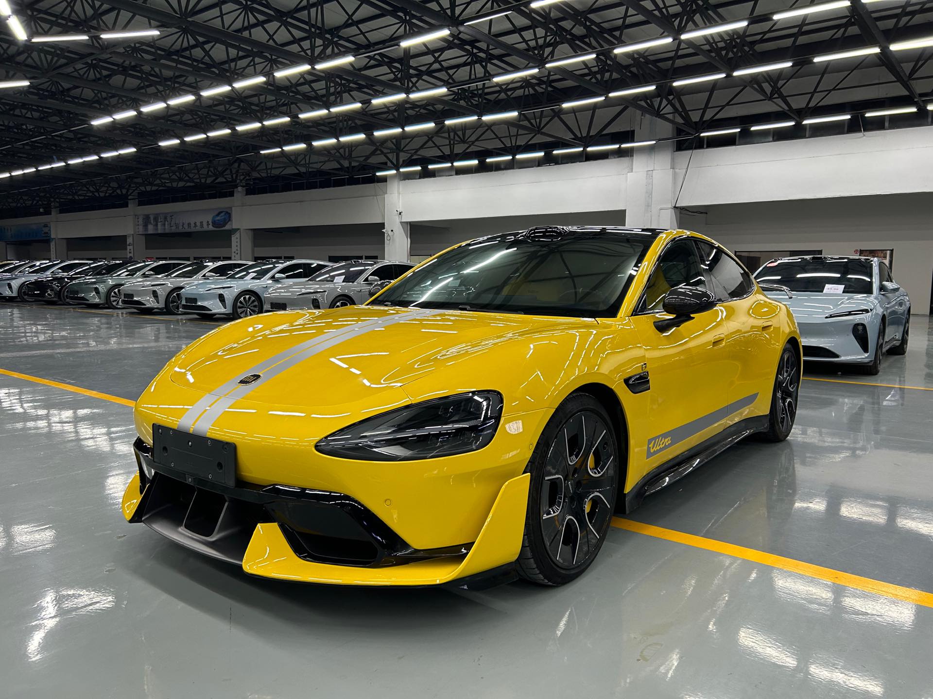 MI SU7 Ultra 2025 car image 
