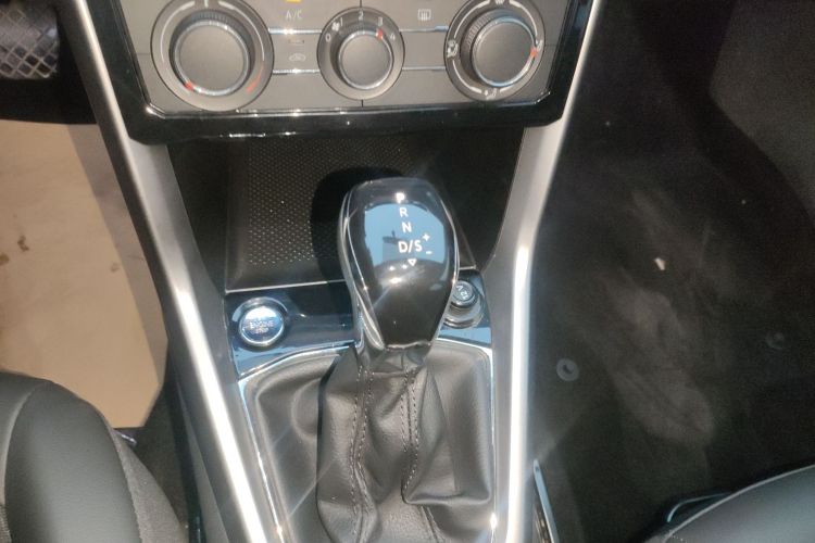 Volkswagen T-Cross 2020 изображение автомобиля #18