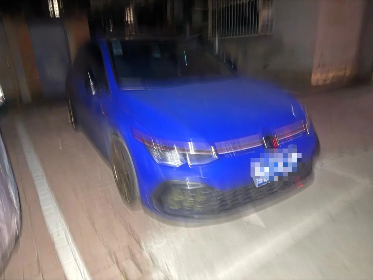 Volkswagen GolfGTI 2023 immagine di auto #3