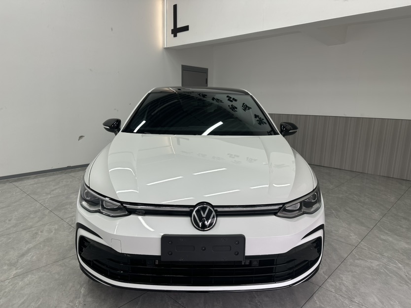 Volkswagen Golf 2023 car image #2