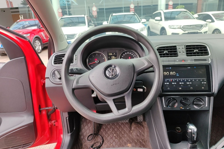 Volkswagen Polo 2015 #11 Volkswagen Polo 2015 car image #11