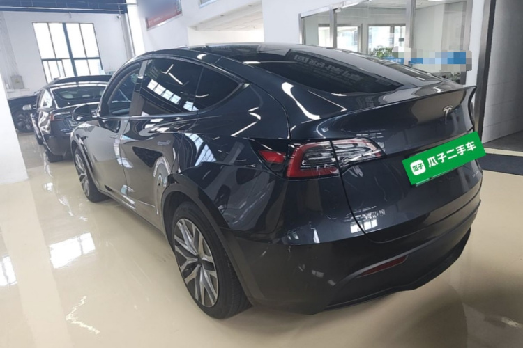 Tesla Model Y 2024 car image #5