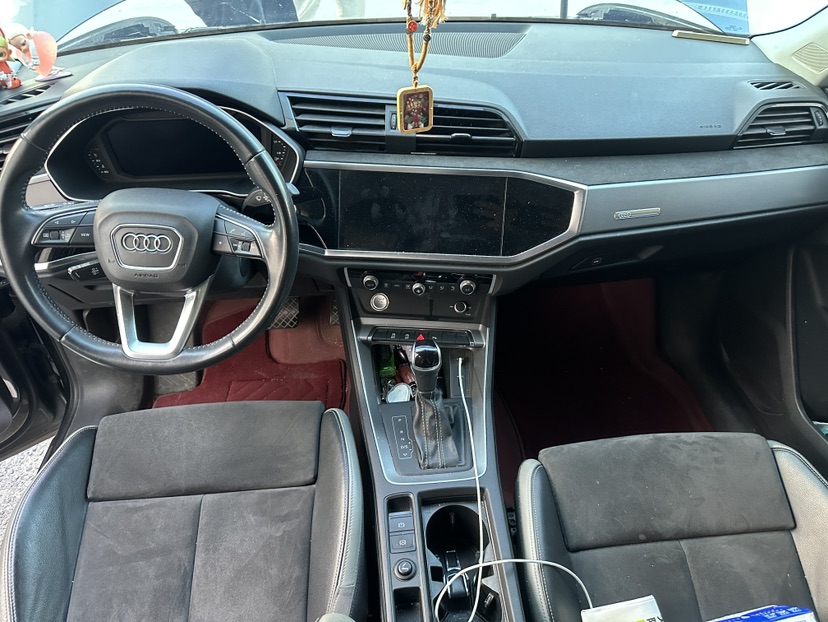 Audi Q3 2020 car image #6