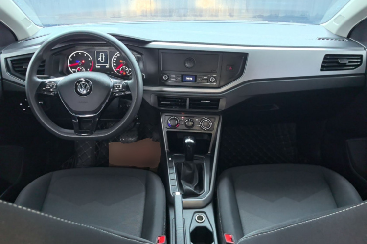 Volkswagen Polo 2020 car image #10